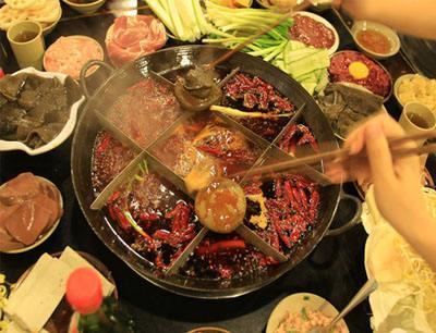 重庆当地人认可的美食,重庆正宗便宜实惠火锅店推荐