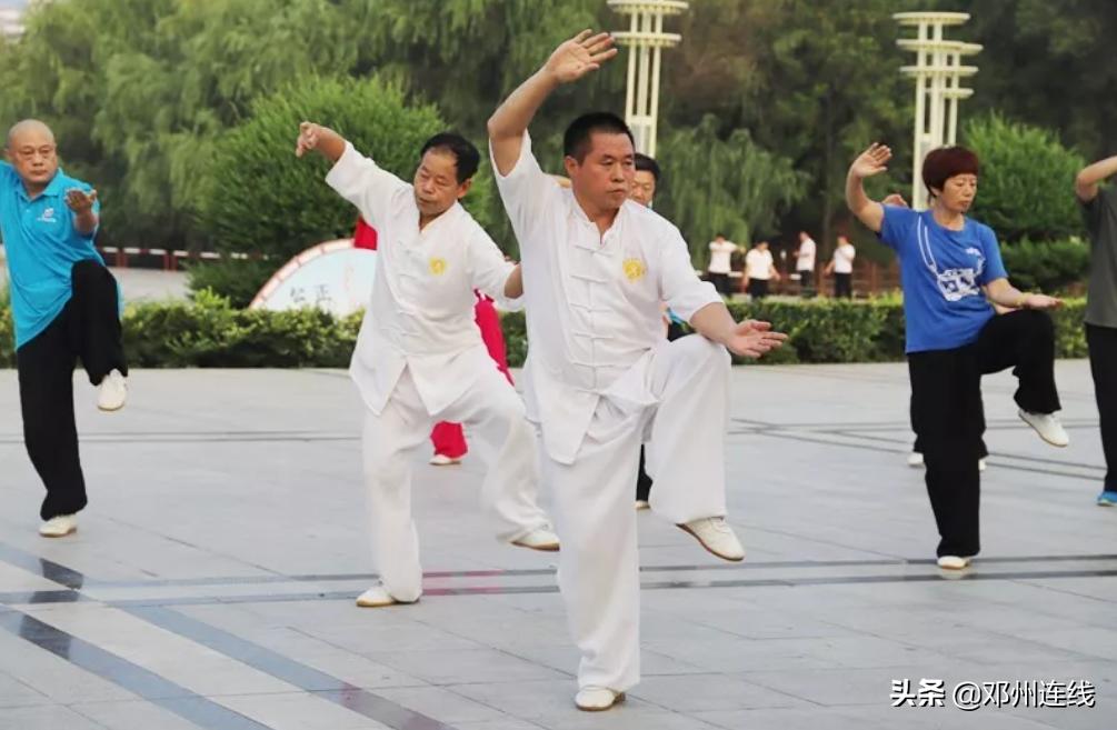 邓州公园晚上,邓州好玩的公园