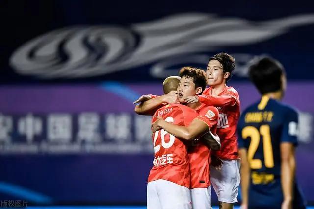 日职联后卫40米惊天乌龙,日职联超远距离射门