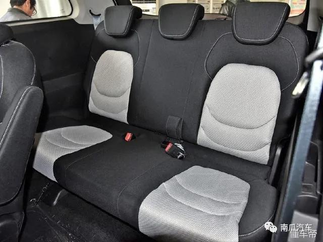 五菱宏光：尺寸加大，配安全气囊，仅售4万起，上市必火