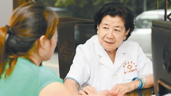 男生胸前背后长痘痘怎么治疗,胸前背后长痘痘流脓怎么解决