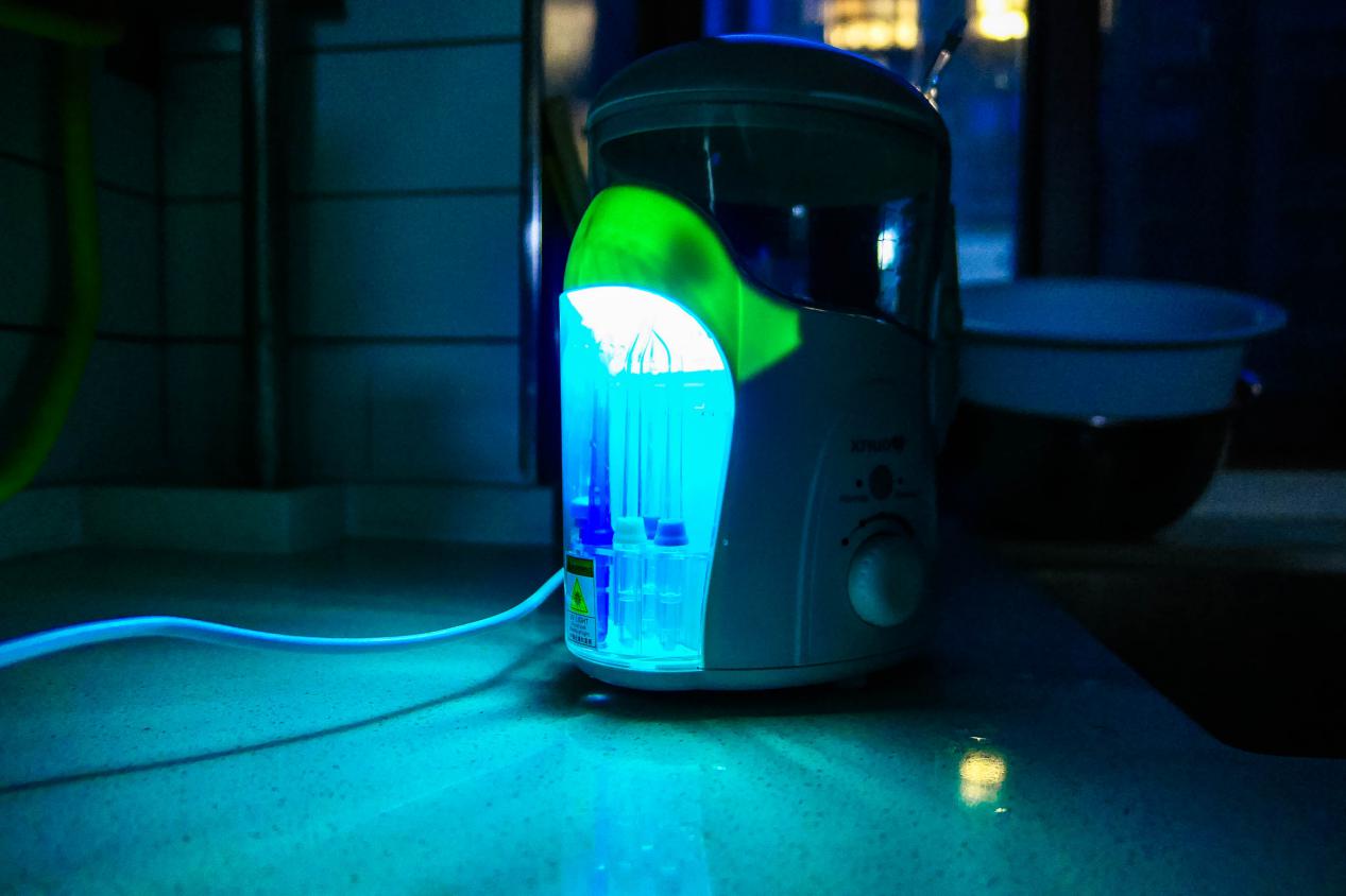 天天宅家胡吃海塞,水牙线比电动牙刷更靠谱!用过的都知道