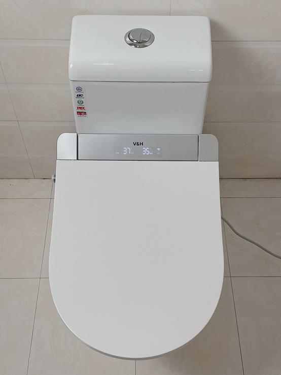 卫玺智清洁智能马桶盖：六档水温精准掌控，多重清洗人性设计