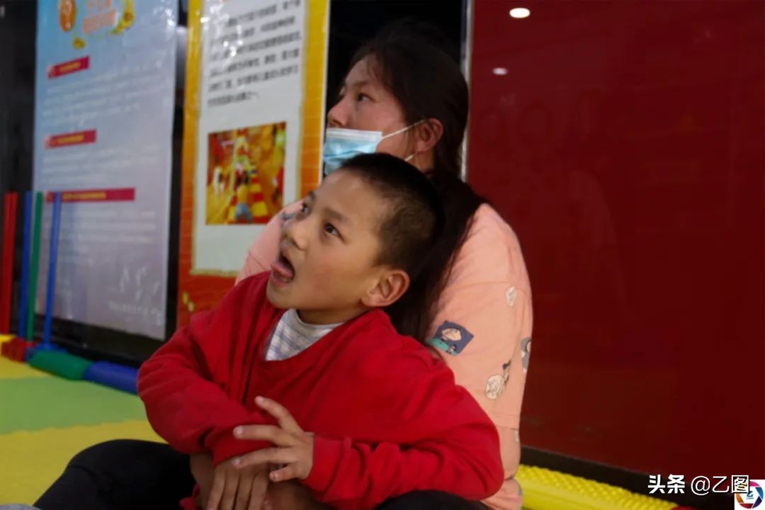 女子不孕却突然生了孩子,女子4次试管婴儿终怀孕