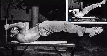 虐腹8分钟腹肌训练及动作要领,健腹轮腹肌训练方法七天出腹肌