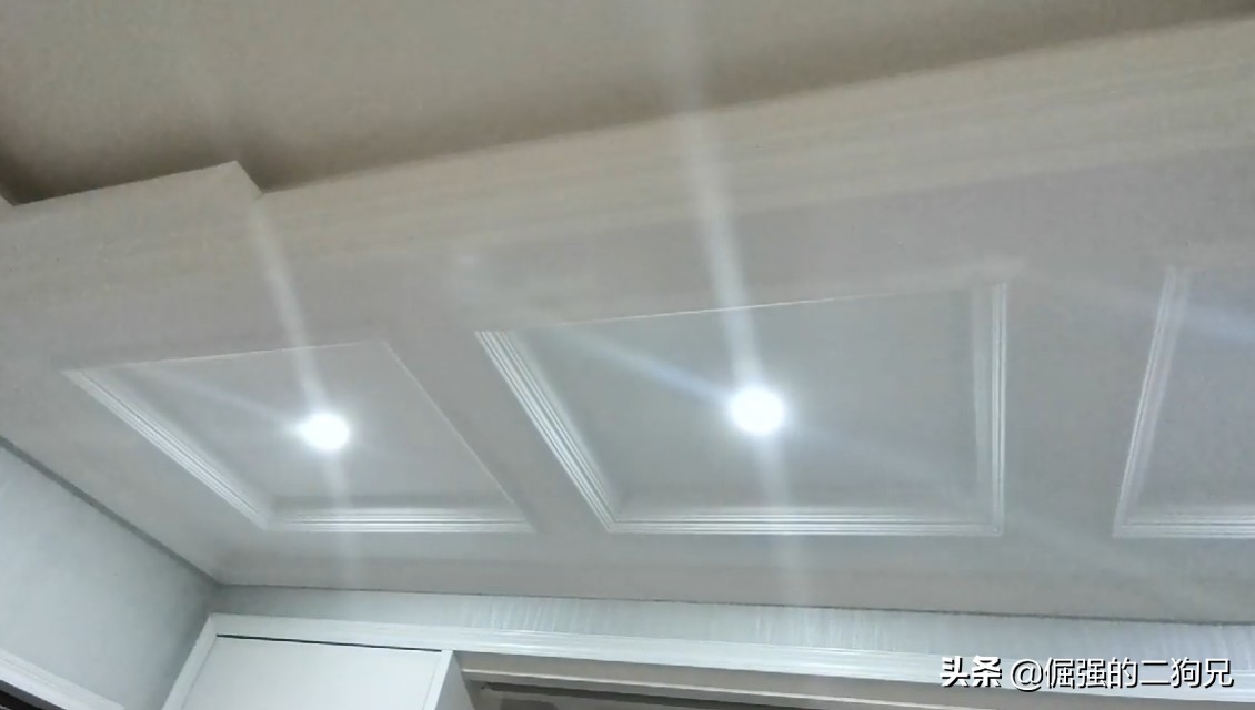 无主灯筒灯坏了怎么换,家里吸顶灯坏了需要请电工吗