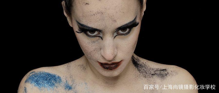 化妆师这个职业怎么样,描述化妆师这个职业的句子