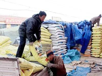 现在心连心化肥卖多少钱一袋,卖化肥一年挣多少钱