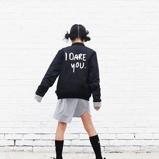 9岁小姑娘滑板视频,9岁滑板女孩