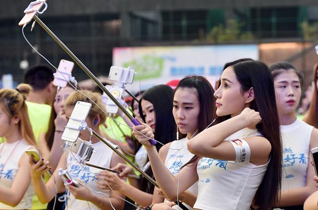 快手是怎样赚钱的,抖音快手上面如何赚钱