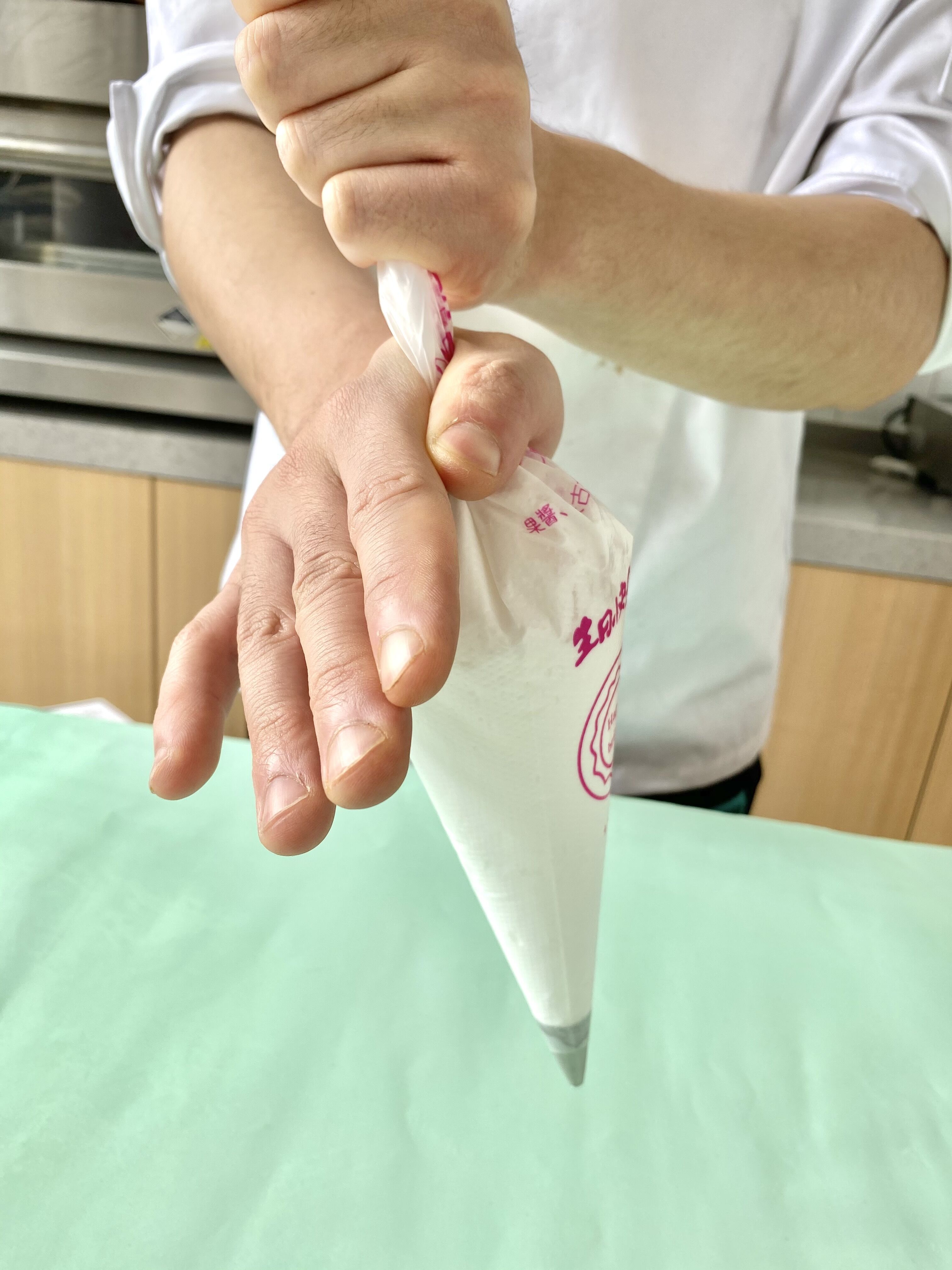 向日葵裱花手法教程简单易学,裱花的七种基础手法教程