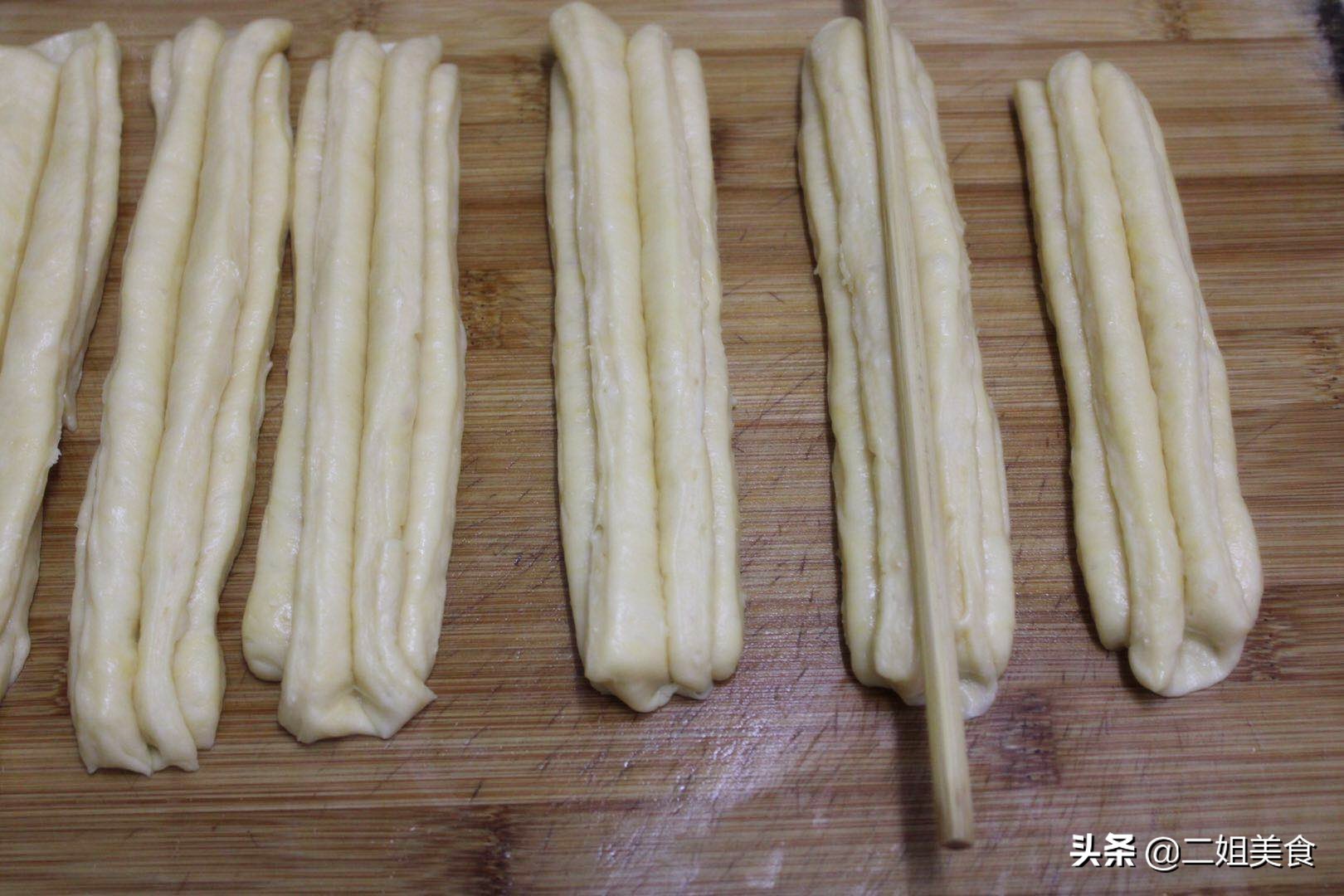 做油条发面的技巧和配方,油条如何和面才能蓬松