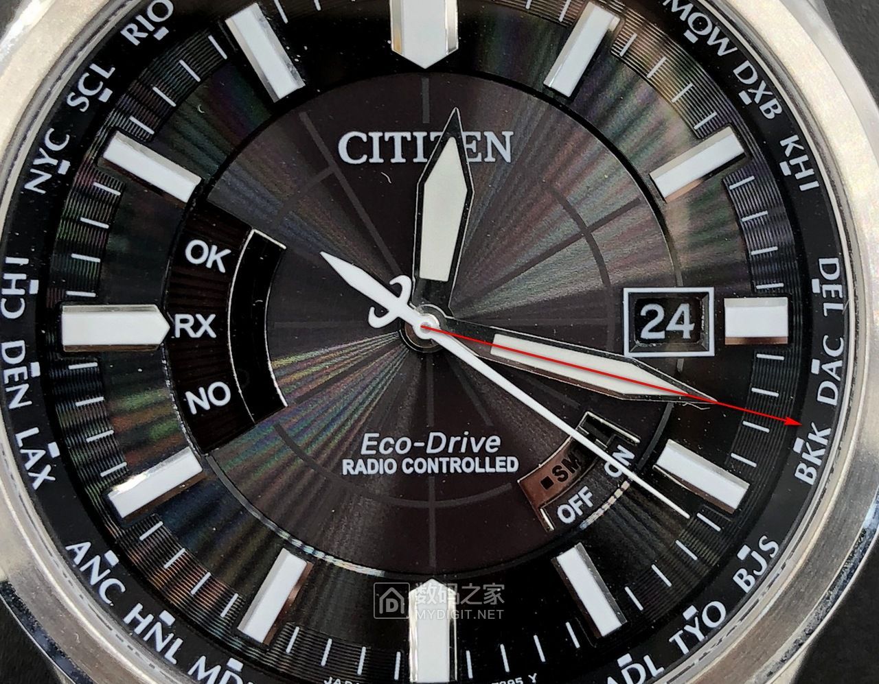 西铁城光动能手表h145开后盖,西铁城光动能手表黑盘视频评测