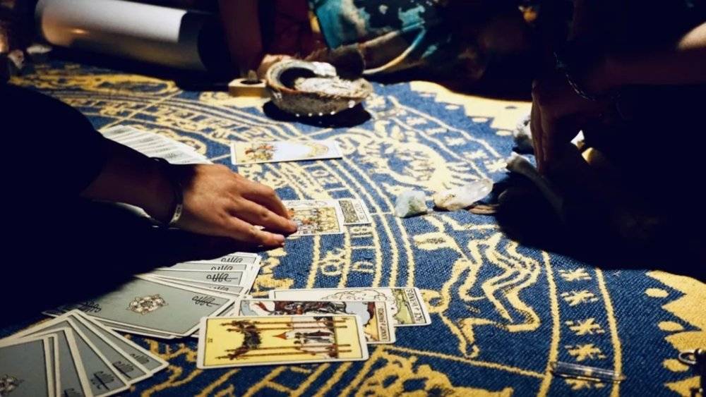 我是职业占卜师,职业塔罗师的门槛