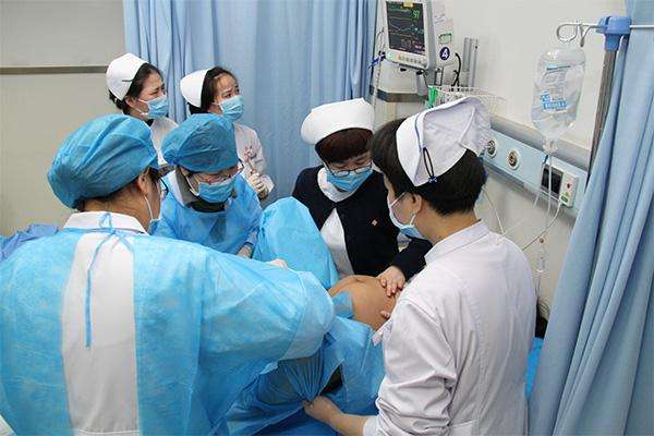 分娩时产房为什么那么冷,为什么分娩时特别冷