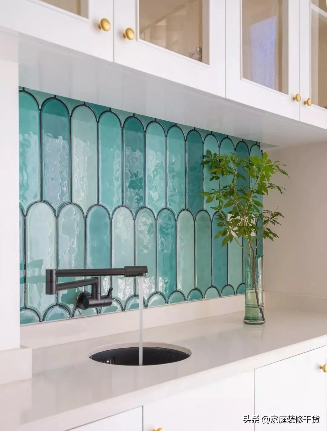 厨房可以移位置吗,厨房烟道可以移位吗