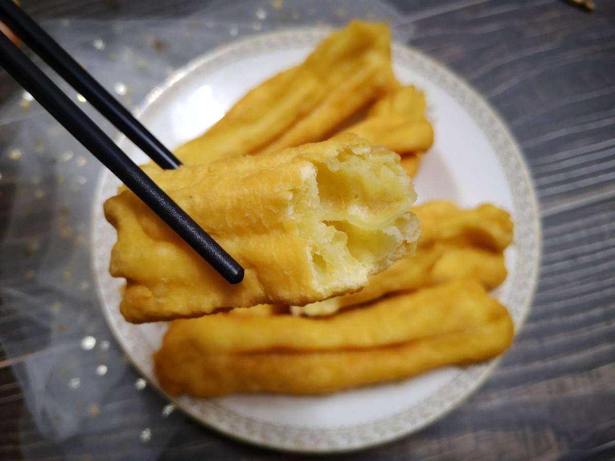 在家炸油条容易散开,油条配方怎么样炸油条又酥又脆