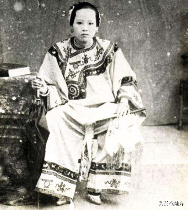 古代三寸金莲裹脚全过程,历史上最缠足的三寸金莲