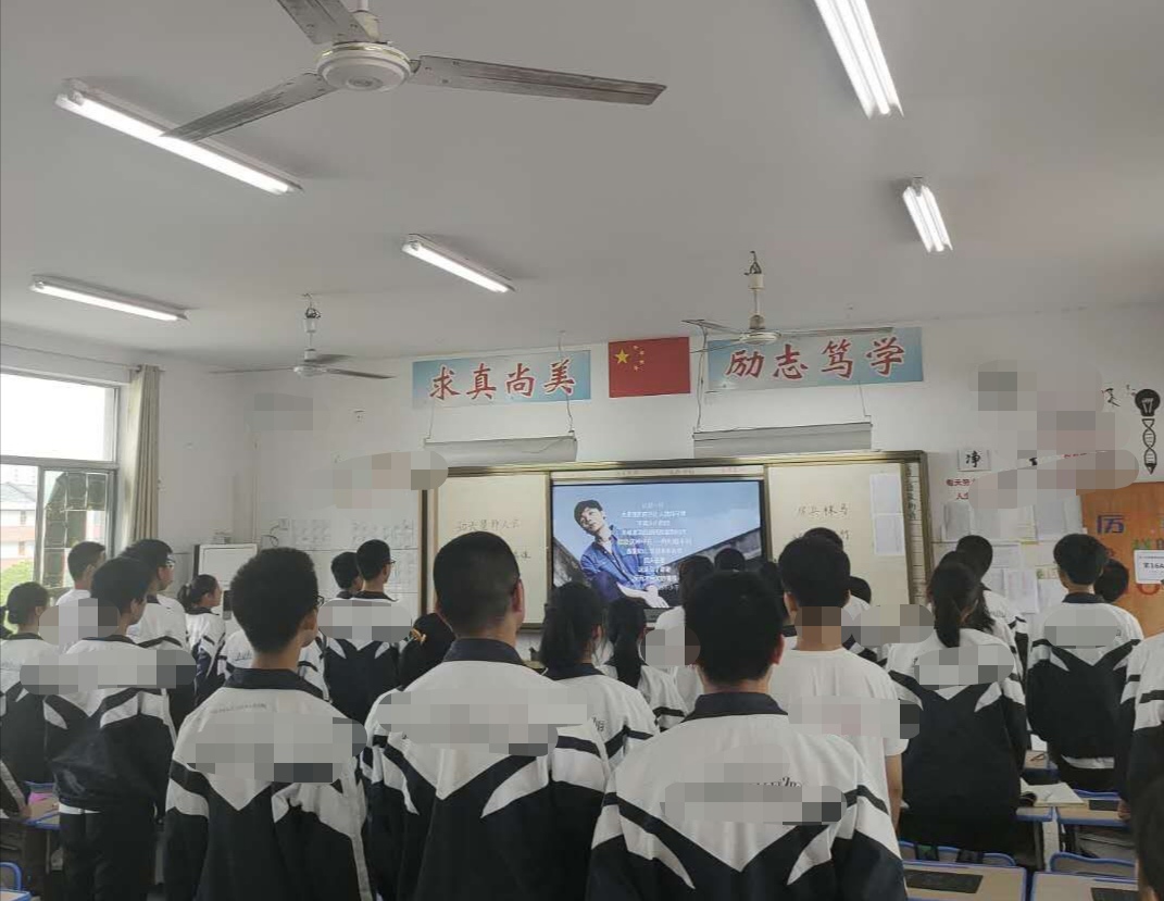 正能量作文有三种思路，女孩的作文与有无正能量无关，与表达有关