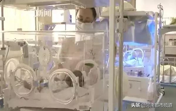 男孩出生就没有肚脐眼,男孩一出生就没有毛发