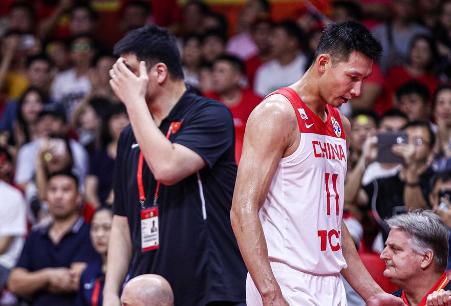 两大球同上热搜，男篮“救了”国奥男足网友造词：足篮打水