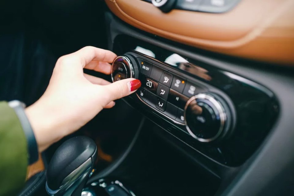 昂科拉gx碰撞视频,被低估的昂科拉gx