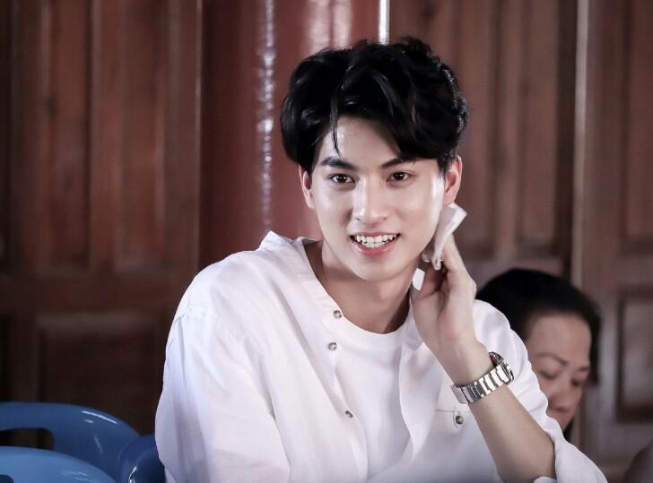 人间天使糕卡娜:热爱足球名校毕业签约三台未来可期