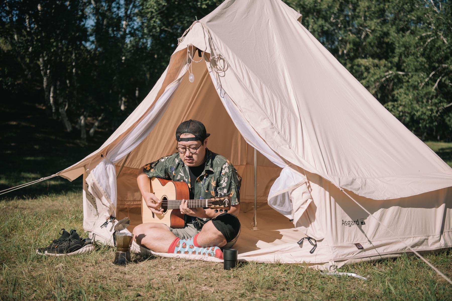 拥有这21件高颜值户外装备，让我们的草原野餐会像家里般优雅