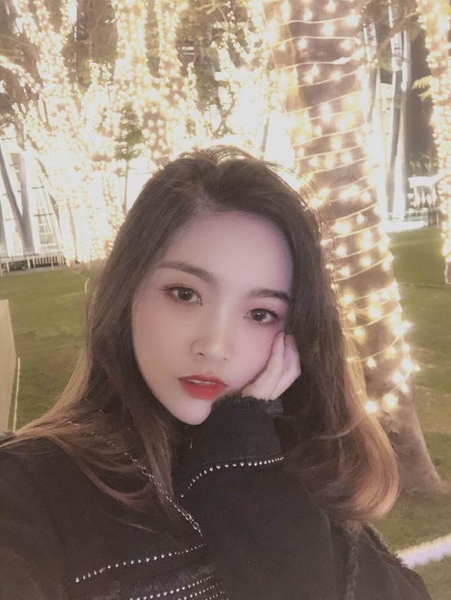 学会了这些拍照技巧怎么拍都好看,必须掌握的9个拍照姿势