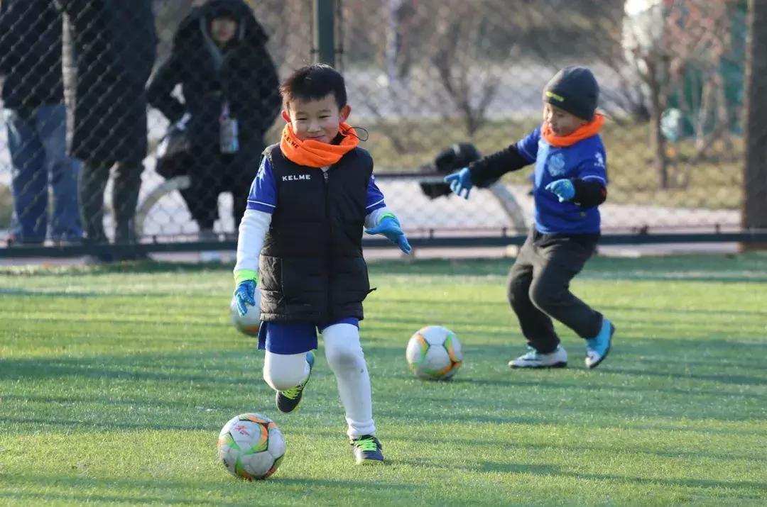 于根伟青少年足球俱乐部,于根伟青少年足球俱乐部招生