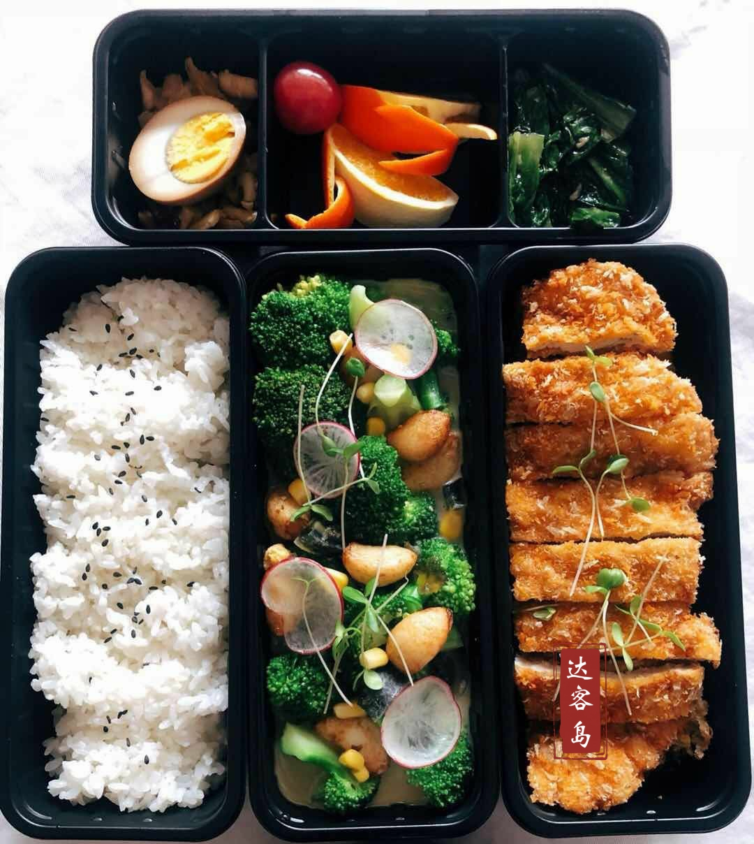 辽宁葫芦岛，吃饭吃出一只大蜘蛛，网友吐槽：还剩半只