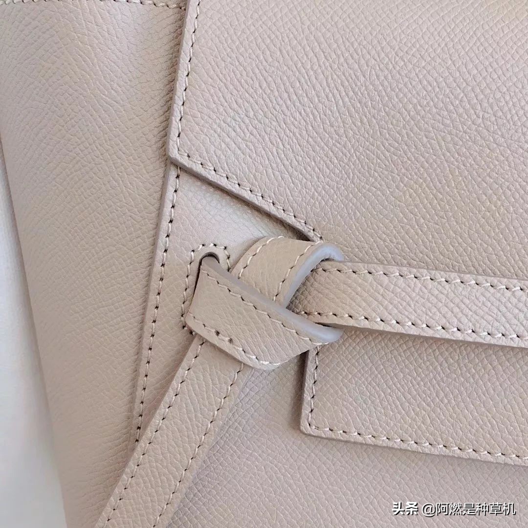 celine鲶鱼包nano与pico对比,celine鲶鱼包nano磁扣