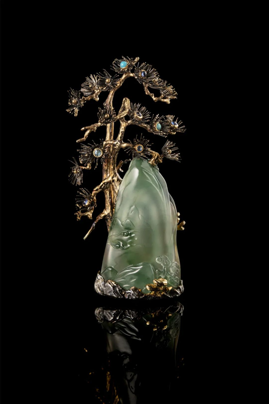 她设计的珠宝如画似景承包了你对美的所有渴求与遐想