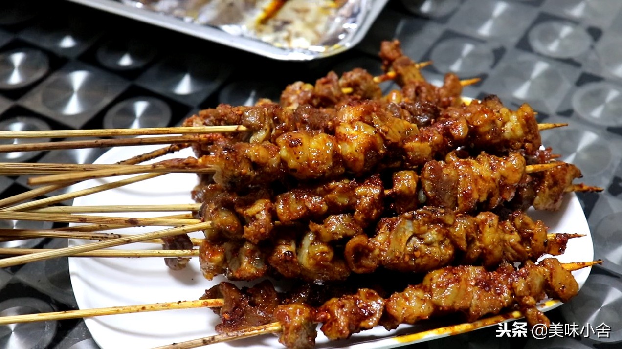 烤羊肉串难不难,烤羊肉串怎样掌握火候烤得好
