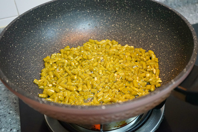 李子柒家月销95万的螺蛳粉，在家就能轻松搞定，好吃到流泪！