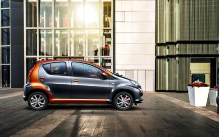 深圳第一家比亚迪e网新能源4S店--鹏峰比亚迪总店开始试营业了!