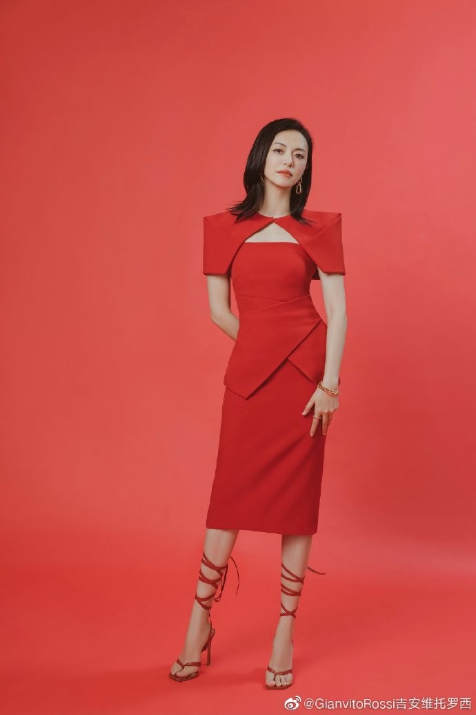 凯特王妃穿的坡跟鞋,jimmychoo凯特