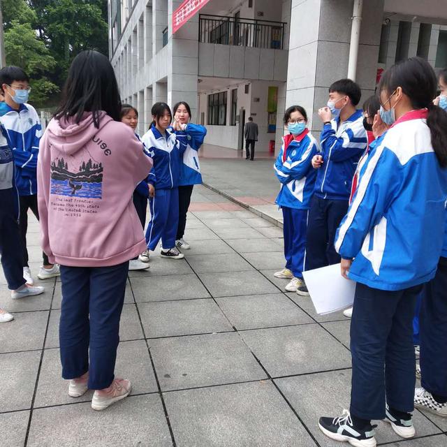 芳菲四月天书香满校园,芳菲四月天书香满校园黑板报