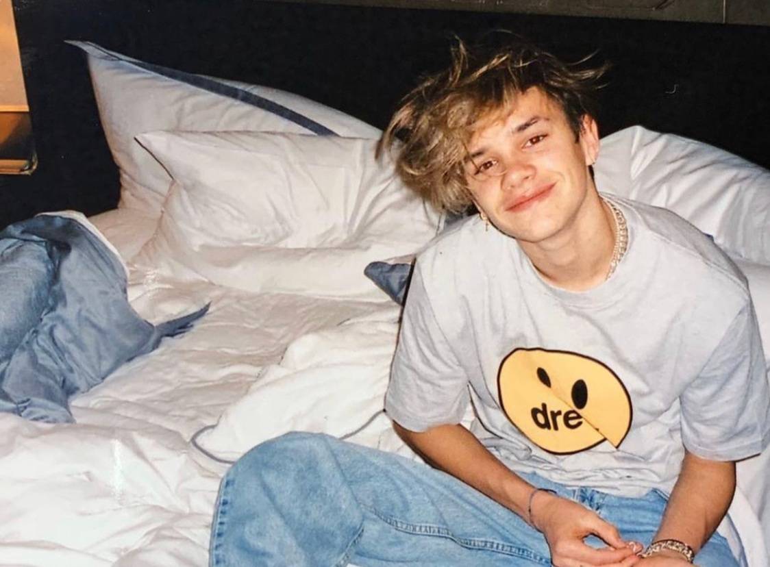 贝克汉姆训练全过程,贝克汉姆和儿子们踢球