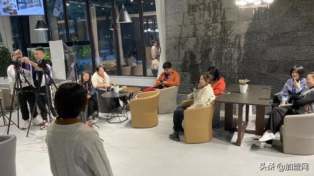 来就对了！中国加盟网挑选最强加盟管家，为展会来点儿“硬货”