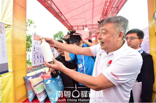 鍗楃菠鍙ら┛閬撳钩杩滃叓灏虹珯,鍗楃菠鍙ら┛閬撳畾鍚戝ぇ璧涘钩杩滃叓灏虹珯