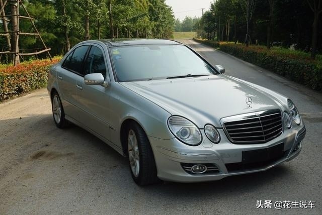 v8的轻奢,v8情怀跑车