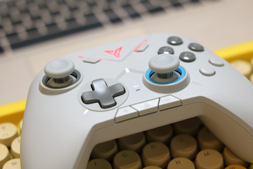 飞智黑武士2手柄指套,支持体感的手机游戏