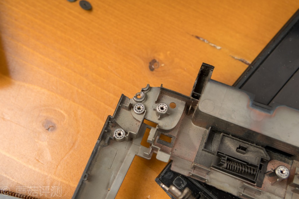 转轴断了维修多少钱,联想y400转轴