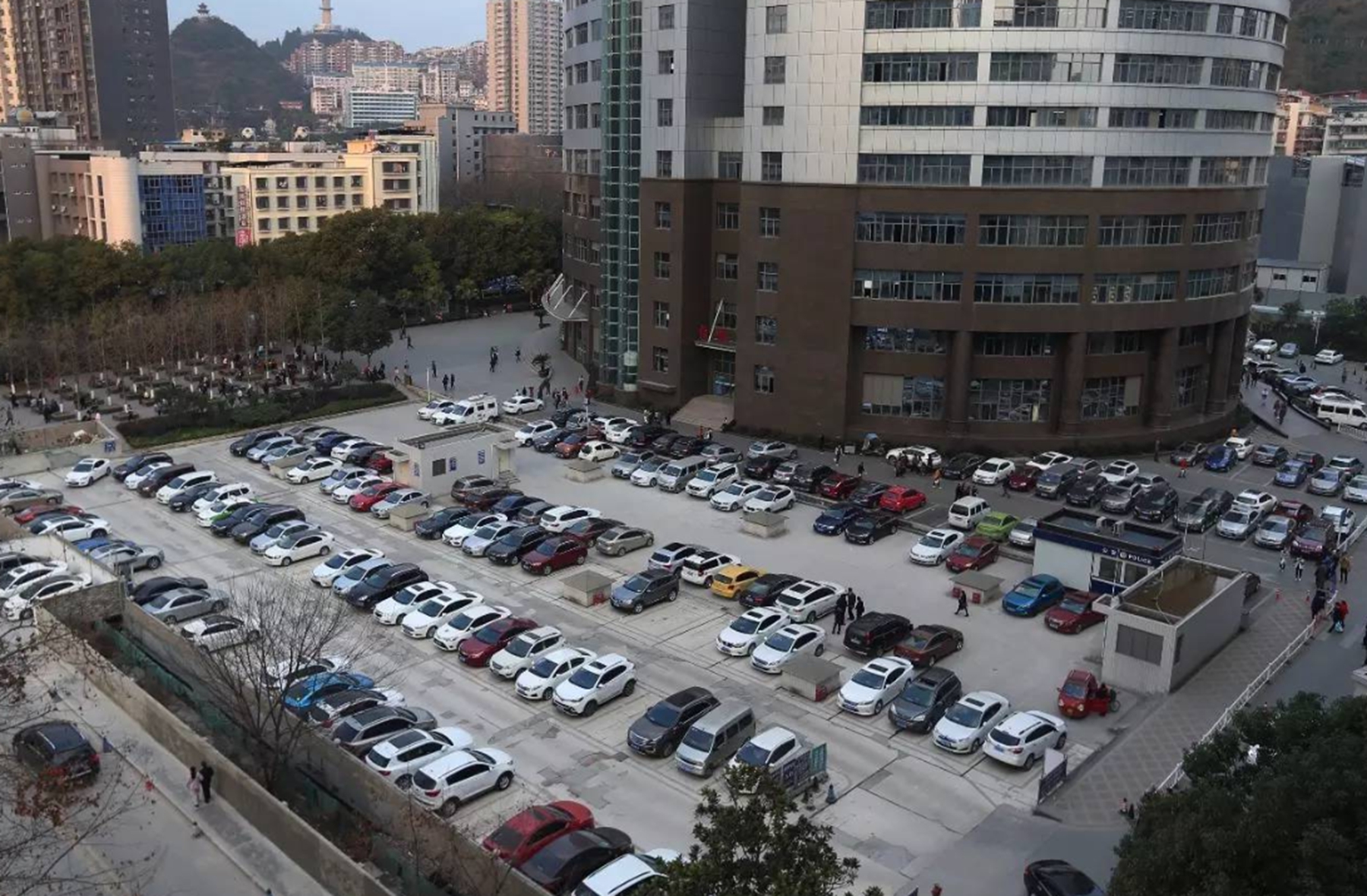 车子被刮找不到人怎么走保险,车子被刮了找不到责任人怎么处理