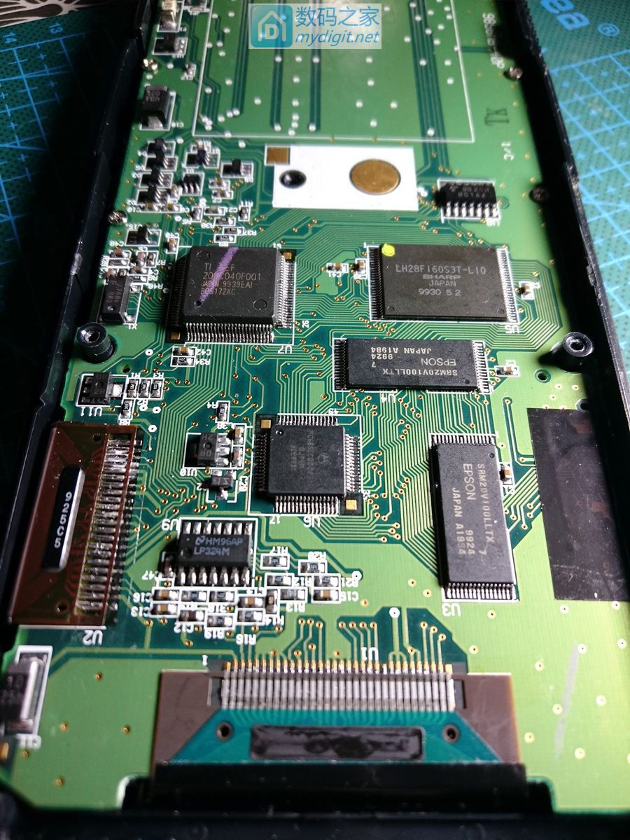 技术大牛太强了！德州仪器TI-89图形计算器拆机维修和CPU超频