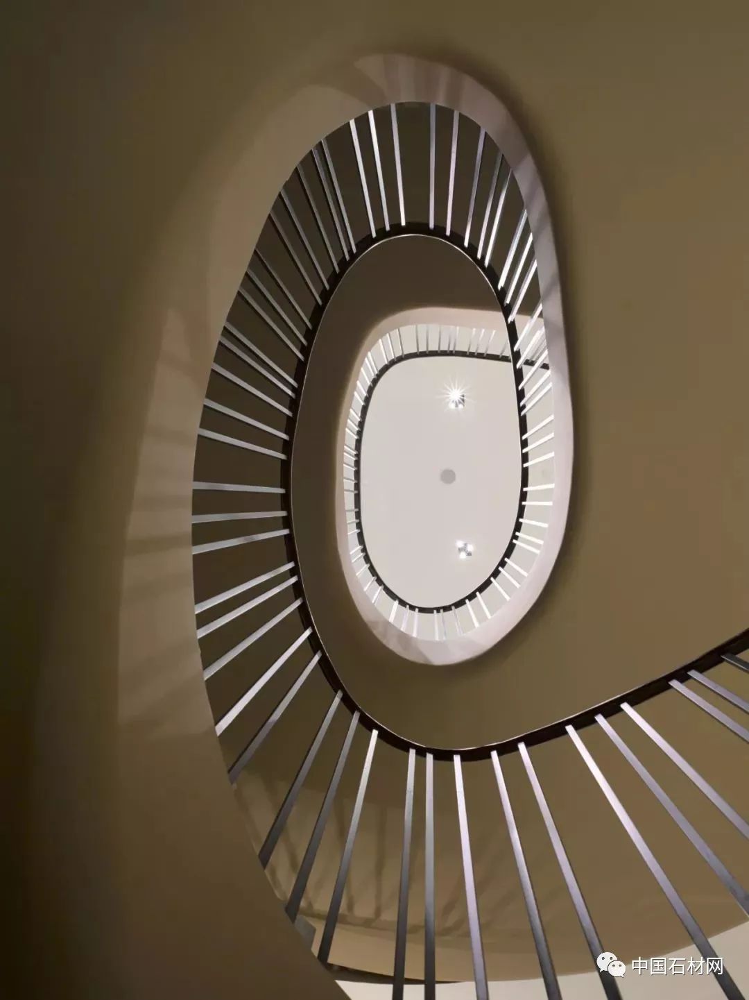 欣赏|全球奢侈品店最顶级大理石楼梯设计