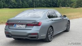 试驾宝马7系740li行政豪华版,宝马7系7402022款