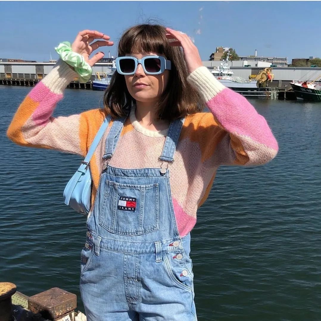 背带裤果然很减龄看起来很少女啊,哪种背带裤既减龄又不过时