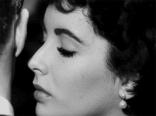 伊丽莎白·泰勒传奇一生,伊丽莎白泰勒一生八段婚姻